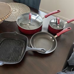 Cast Iron Pan, Set of 3 Pots/Pan 