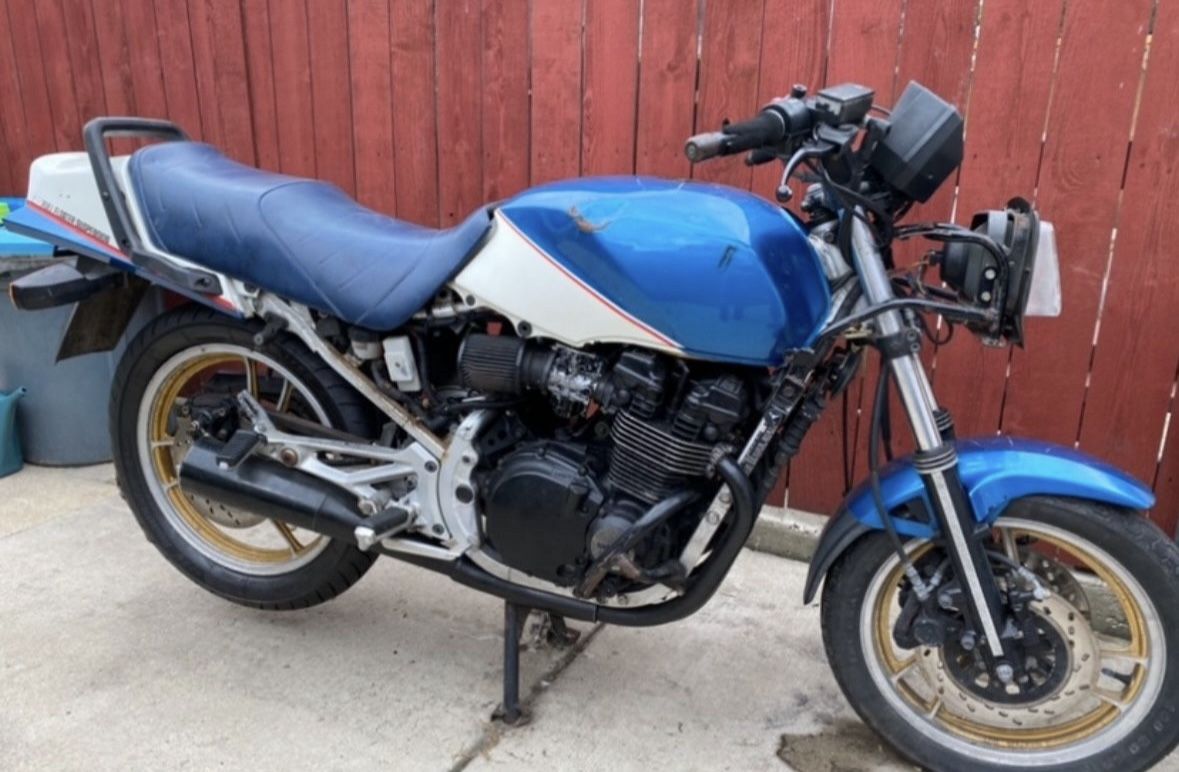 Suzuki Gs550es