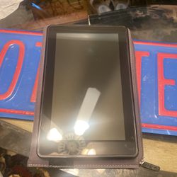 Kindle Fire With Case For Only 25$! Charger Not Included But The Unit Works Like New! 25$ NO TRADES!