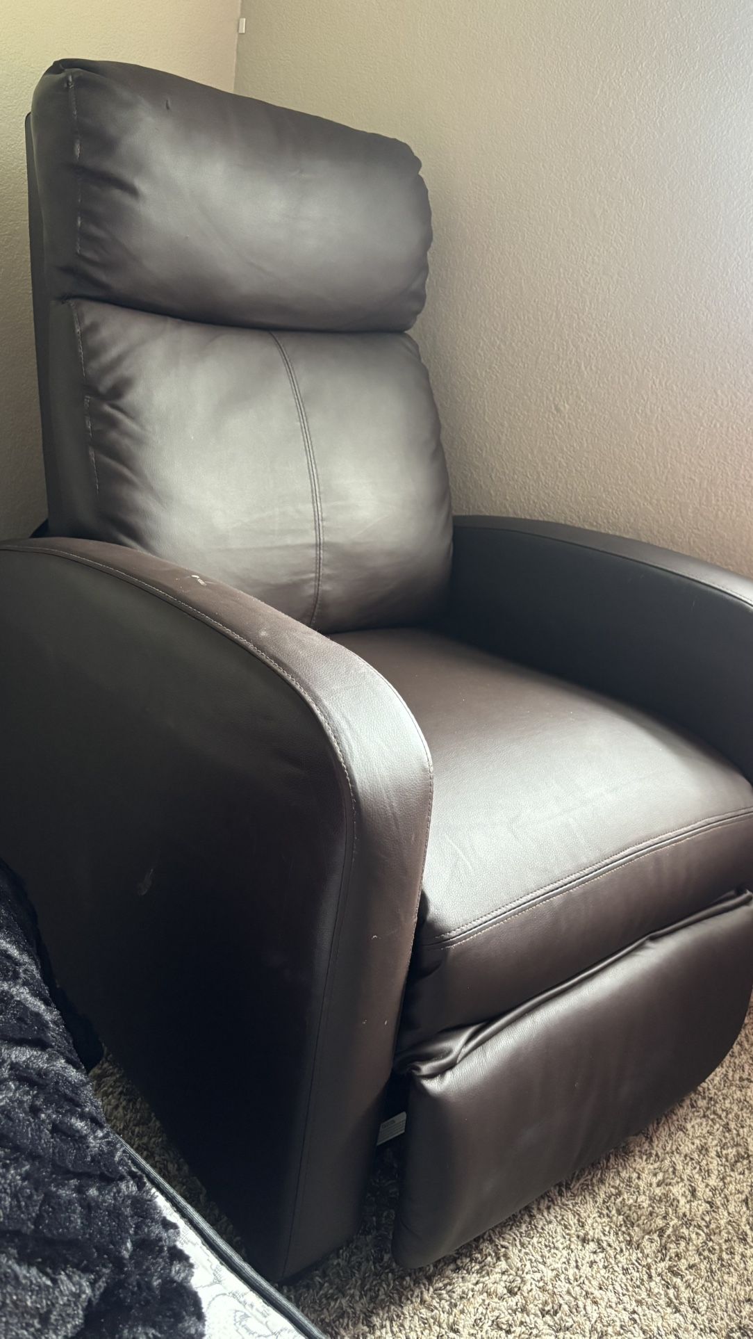 Recliner Chair 