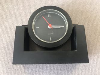 Desk clock