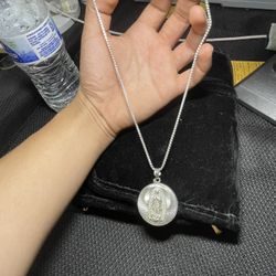 Silver Chain And Pendant 