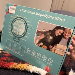 Magnifier With Light