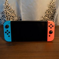 Nintendo Switch + Pro Controller
