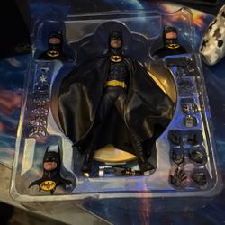 The Mezco One:12 Collective Batman (1989) action figure