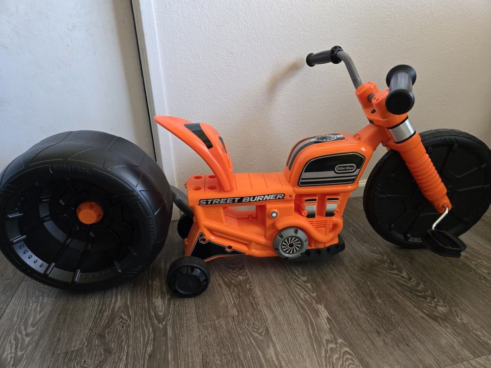 Little Tikes Street Burner With Adjustable Seat