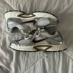 Nike V5 RNR Parachute Beige Metallic Pewter Men size 7.5
