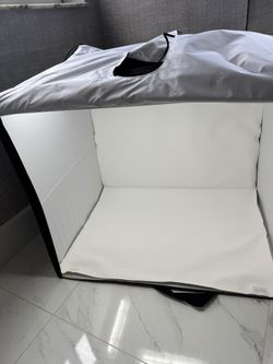 Amazon Basics Portable LED Light Box Studio – Like New!
