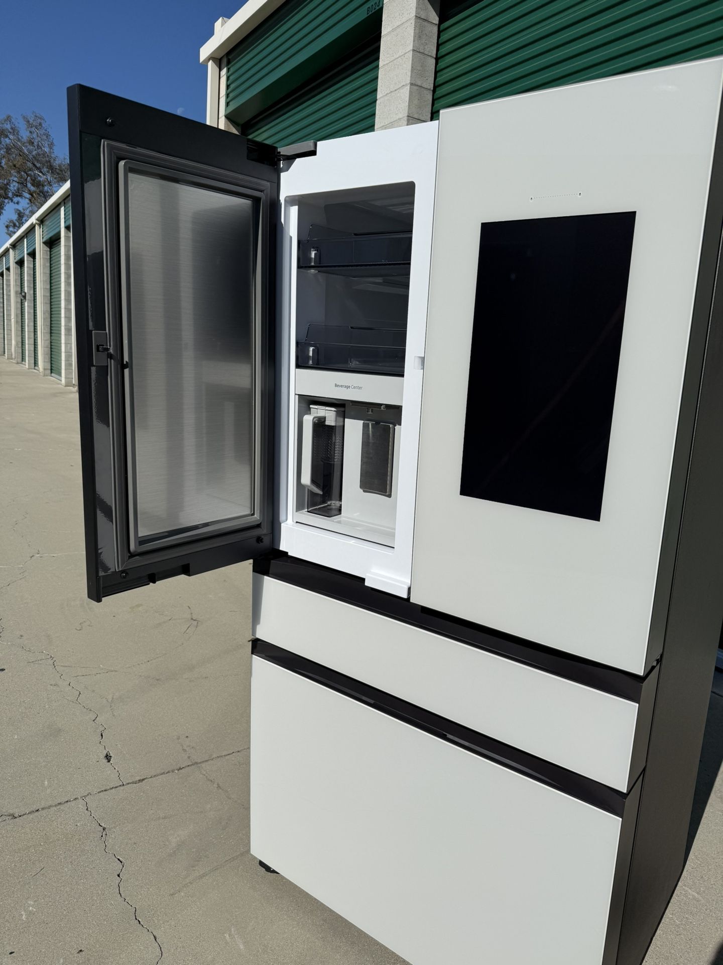 Samsung Bespoke 23 cu ft. Counter Depth Refrigerator With Family Hub