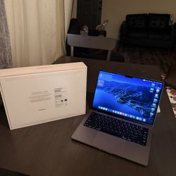 MacBook Pro (14 Inch) Apple M3 1TB SSD
