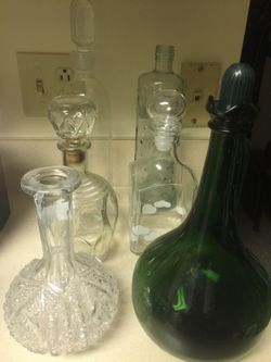 Lot of decanters different sizes