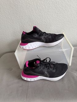 Shoes women’s size.7.5 Nike