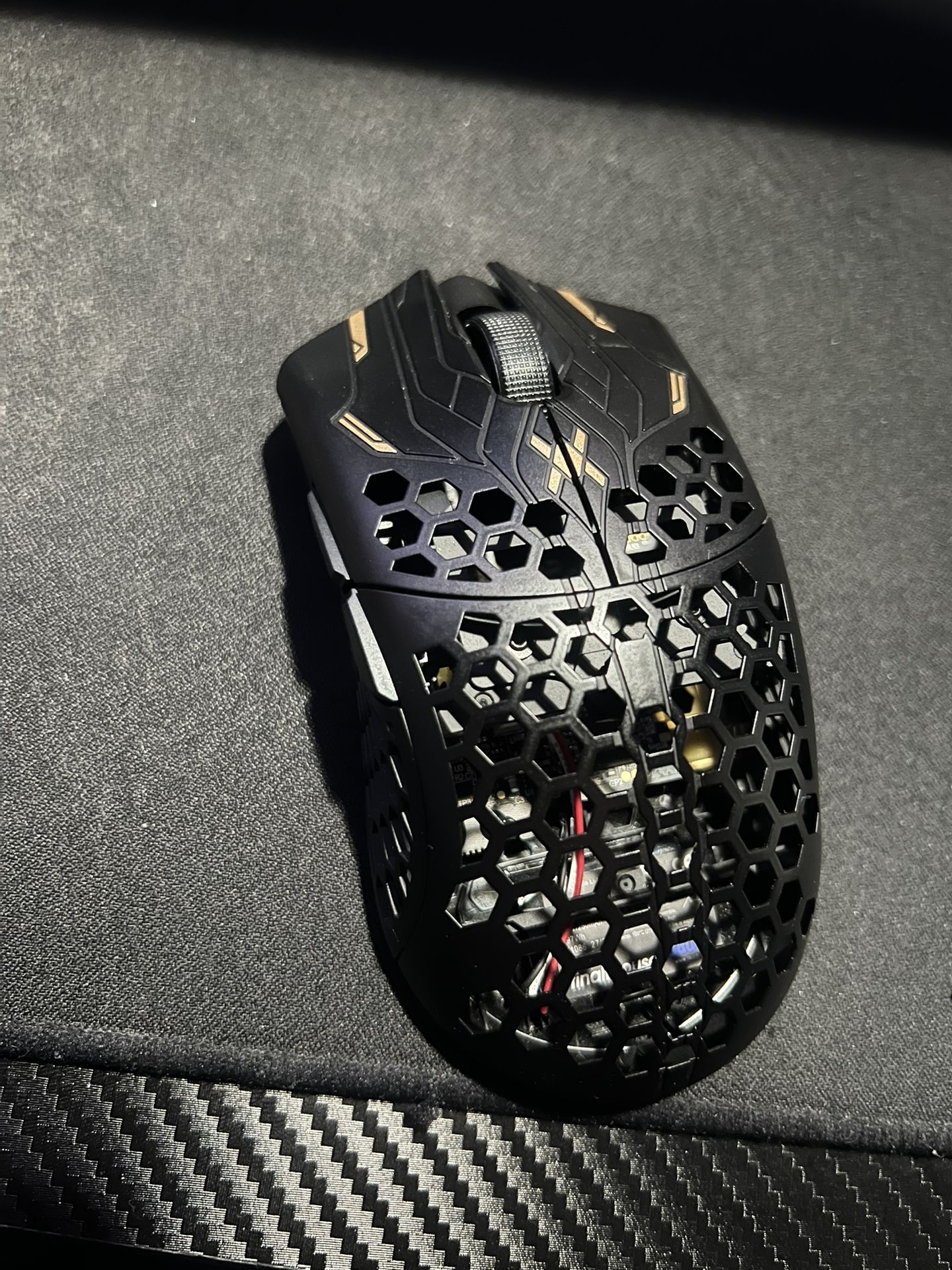 Finalmouse UltralightX Lion Medium (M) Guardian Wireless Gaming Mouse