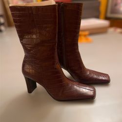 Square toe Snake Boot
