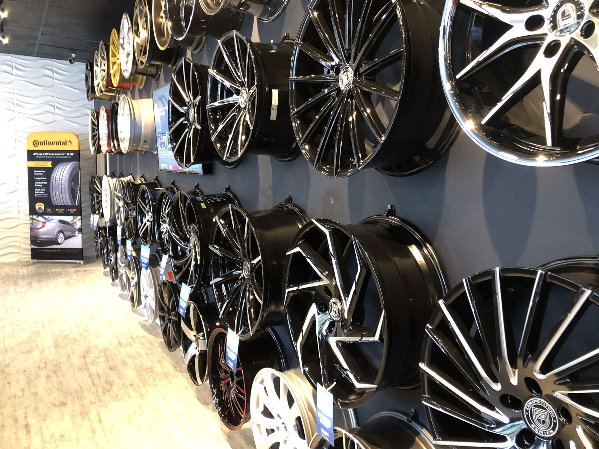 We have wheels and tires on sale @@ hablamos espanhol