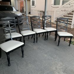 Vendo 6 Sillas 🪑 Recién Tapizadas Casi Nuevas 