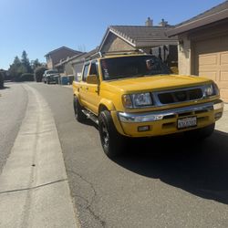 Nissan Frontier 2000 