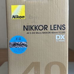 Nikon AF-S DX Micro NIKKOR 40mm f/2:8G Camera Lens For Digital Cameras
