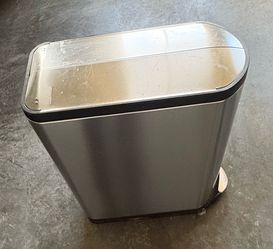 Kitchen trash can