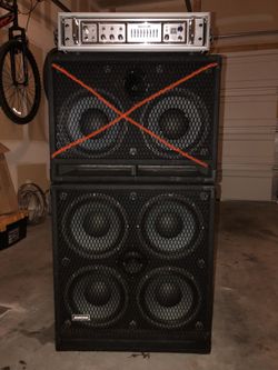 Bass guitar amp and speaker cabinet