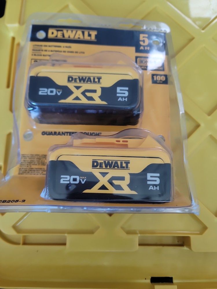 DEWALT 20VMAX XR 5.0AH BATTERIES NEW