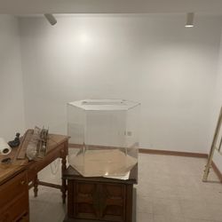 55 Gallon Acrylic Hexagon Aquarium 