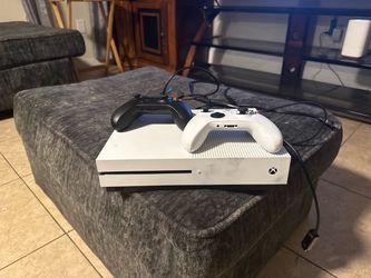 Xbox one s and 2 new gen controllers