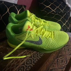 Kobe grinch basketball shoes