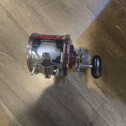 PENN  SENATOR  114 HL HIGH  SPEED LIGHT FISHING  REEL 
