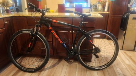 TREK.MARLIN 4. RIDERS 5,'8"'6' + OR -