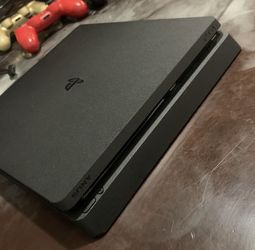 PlayStation 4 Slim 1TB Console