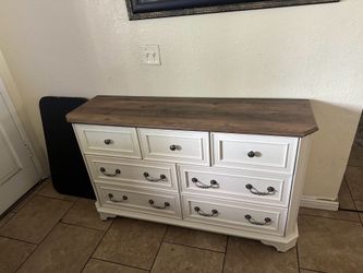 Dresser