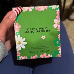 Daisy Wild Marc Jacobs
