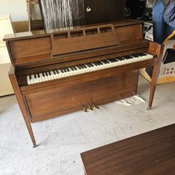 WINTER piano With Free Delivery 