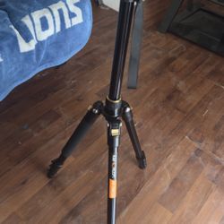 K&M Tripod 