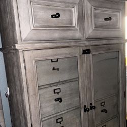 Dresser Set