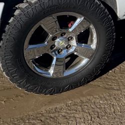 Looking For Trades Lt’s Size 20 On 35s