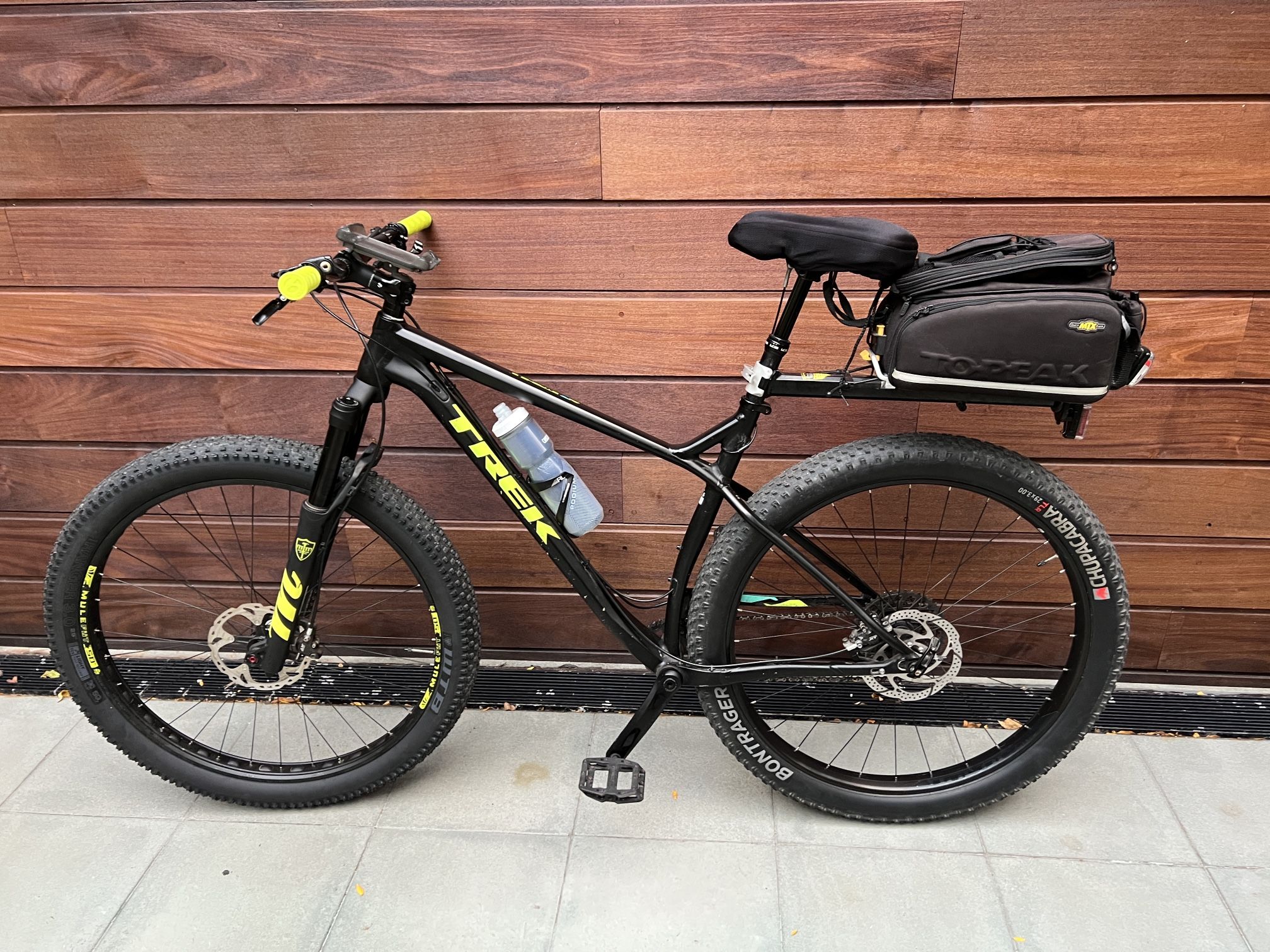 TREK Stache9 29” Wheels - 21.5 XL Mountain Bike