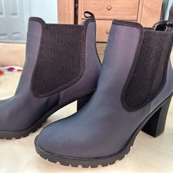 Size 8.5 Vera Wang Boots 