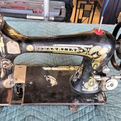 Franklin Manual Sewing Machine  - Vintage Sewing Machine, DOES NOT WORK WITHOUT BELT AND PEDALS - North Glendale 