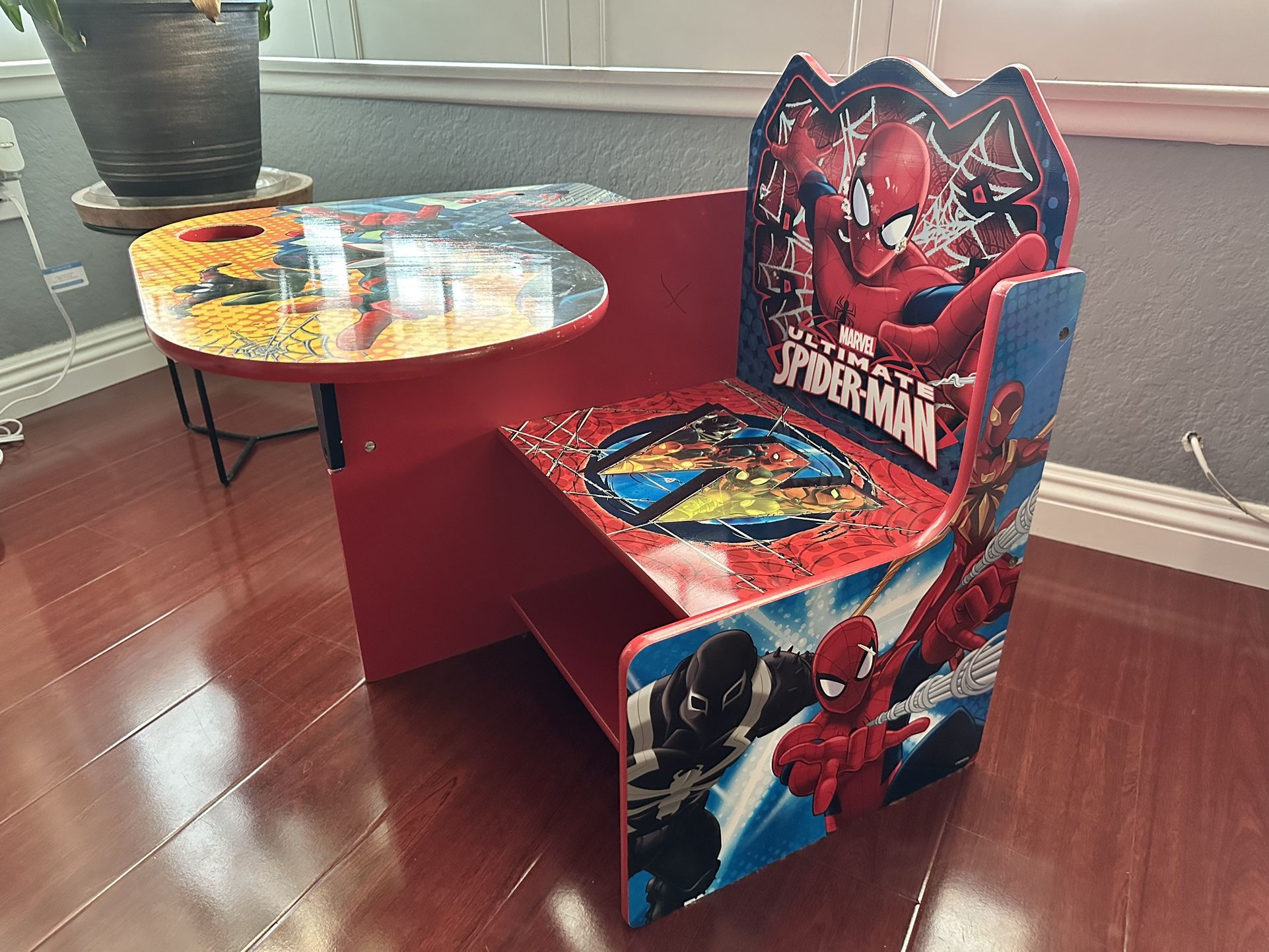 Spider-Man Chair Desk
