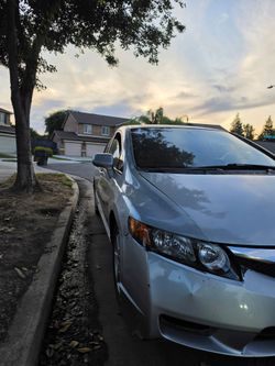 Vendo honda civic  2009  me urge porque  me boy mover
