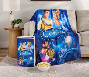 Walt Disney Cinderella Throw Blanket
