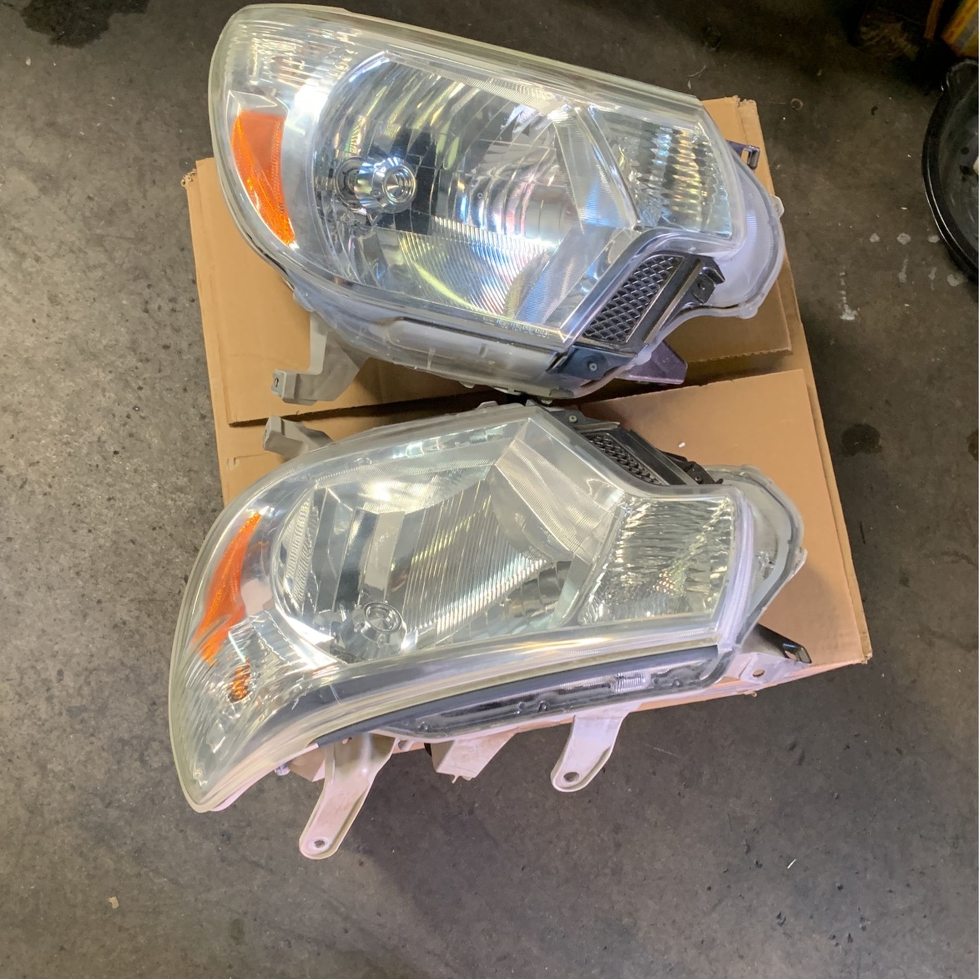 2012 To 2015 Toyota Tacoma Headlights Assembly