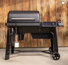 Traeger Woodbridge pellet grill / smoker