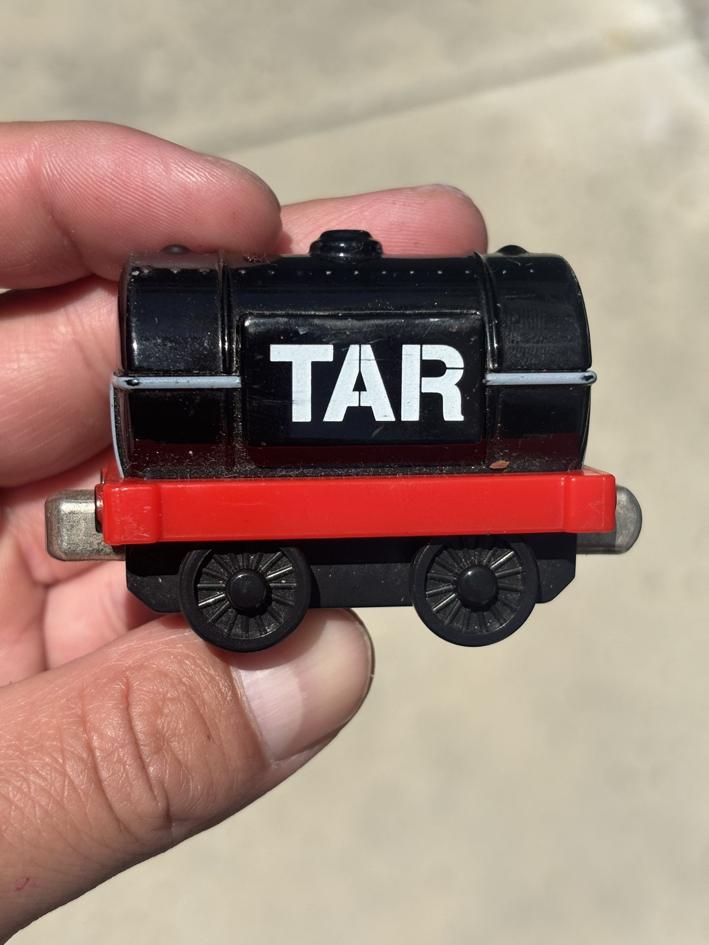 Thomas & Friends Take N Play Metal / Magnetic Tar Tank Car, 2003 Train