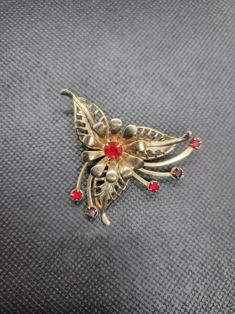 Gold Tone Flower Brooch