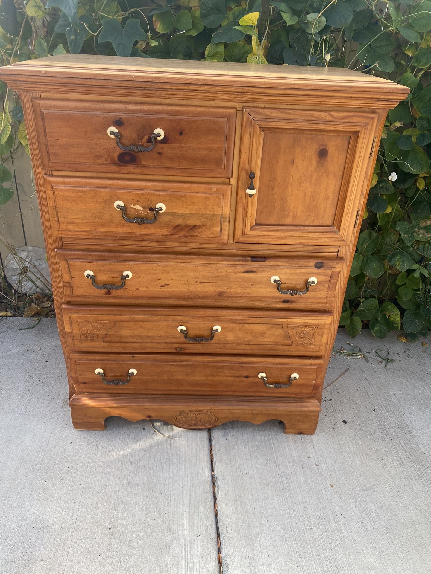 Dresser