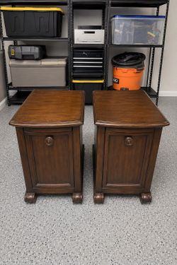 PAIR OF HIGH-END SOLID WOOD SIDE TABLES
