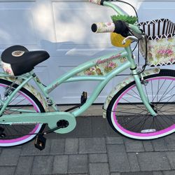 NEW Margaritaville 26 Inch Pineapple Beach Cruiser Bike